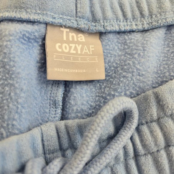 Aritzia Sweat Shorts size Large - Picture 2 of 2